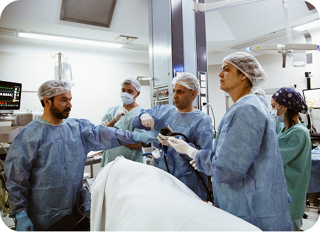 La Dra. Paleari lideró la primer gastroplastía endoscópica en el Sanatorio Otamendi